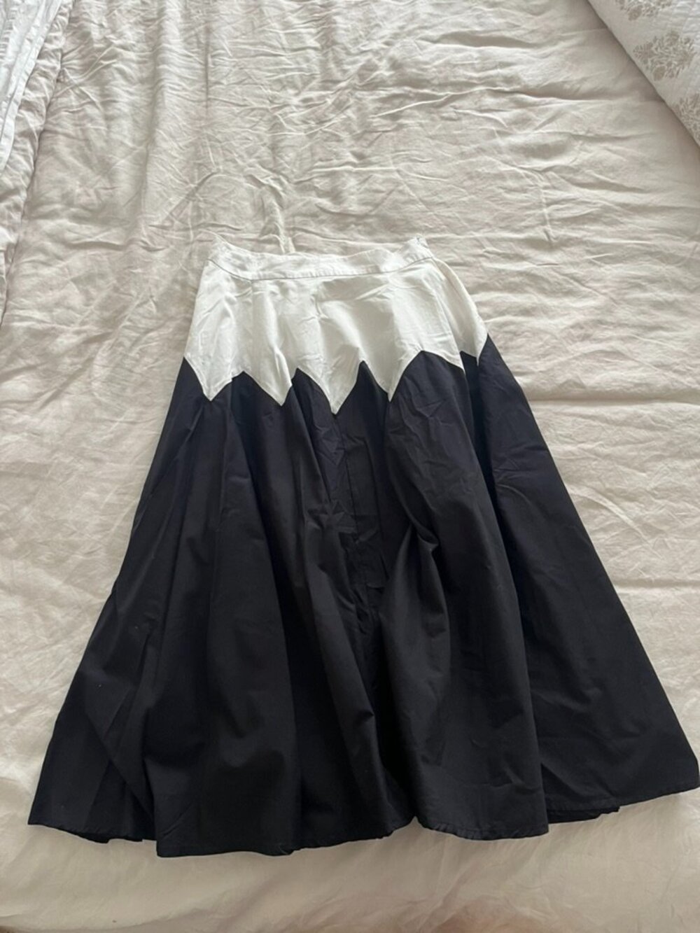Batsheva Black & White Poplin Scalloped Waist Full Midi Skirt